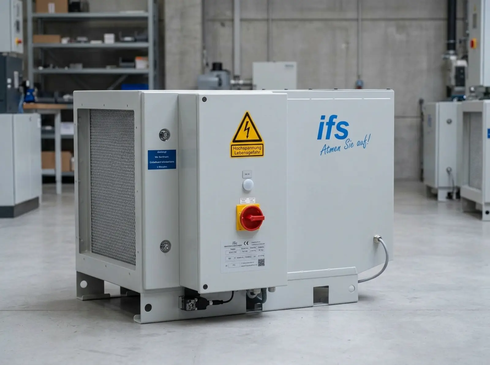 Industrie-Elektrofilter in sachlicher Produktaufnahme, scharf im Fokus, unscharfer Hintergrund.