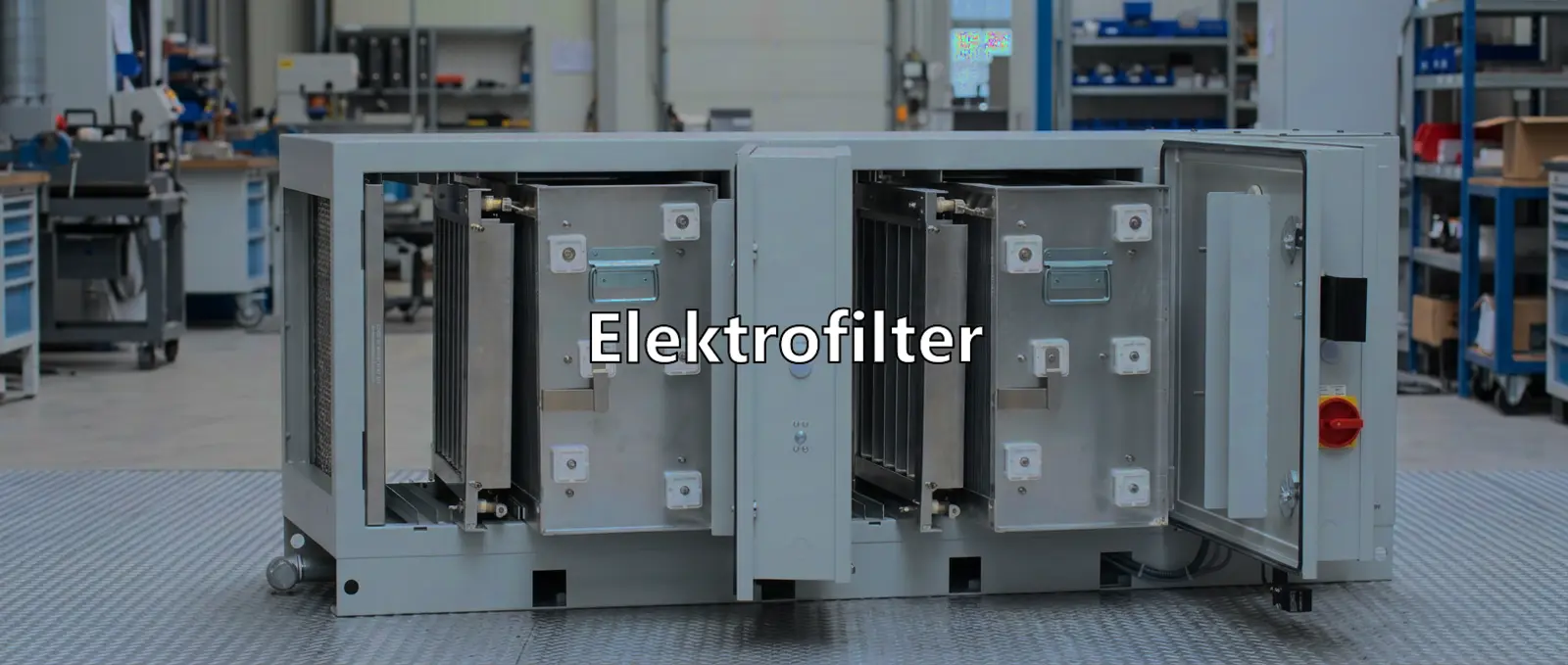 Elektrofilter (Elektrostatik) im Industrieumfeld, neutral beleuchtet, scharf abgebildet.
